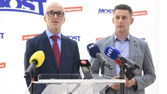 Robert Podolnjak i Božo Petrov