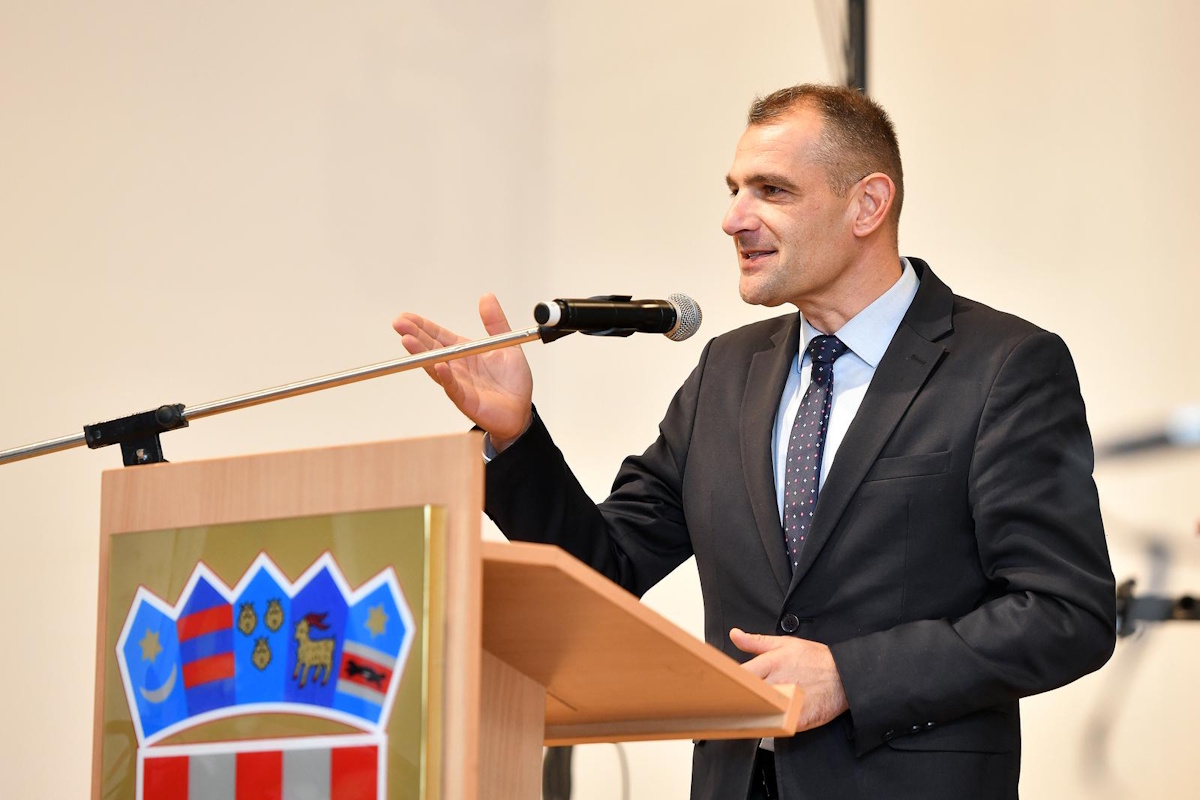 pxl 101225 143297829 20260420122356