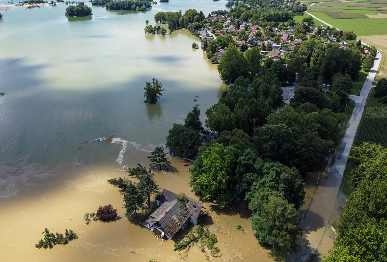 Pogled iz zraka na kuću kod Šoderice koju je odnijela bujica, Foto: Igor Šoban/PIXSELL