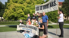 Performans Zelene akcije na Trgu kralja Tomislava