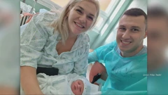 Malenog Noela majka rodila kod dizala, porodio ga otac