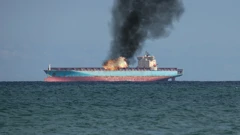U Crvenom moru gori tanker krcat naftom