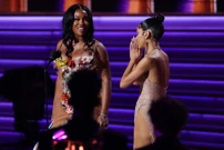 SZA and Doja Cat primaju svoj Grammy za najbolji Pop Duo, Foto: Mario Anzuoni/REUTERS