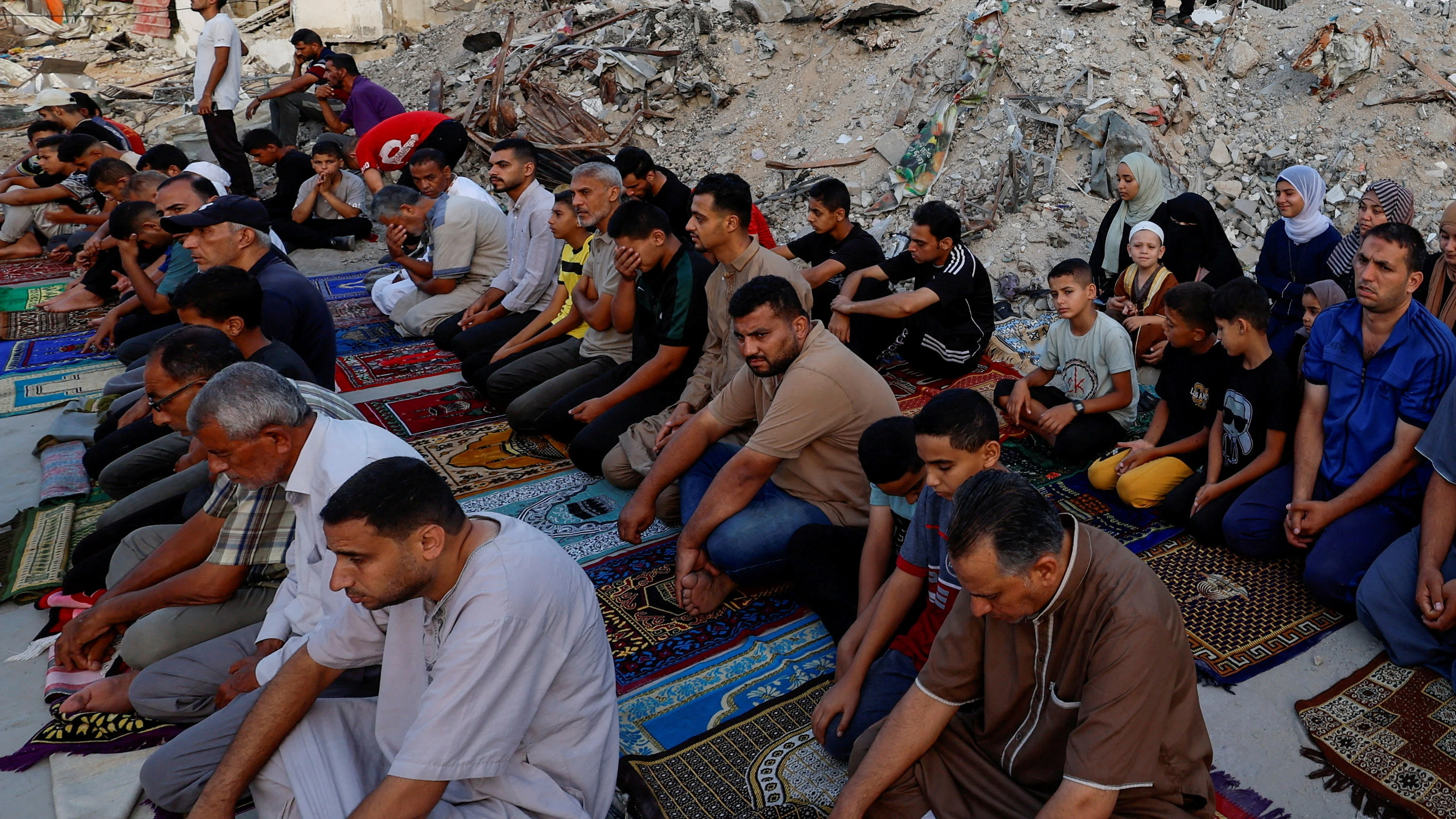 U sjeni rata u Gazi muslimani slave Kurban-bajram