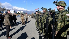 Milanović u posjetu hrvatskim vojnicima na Kosovu