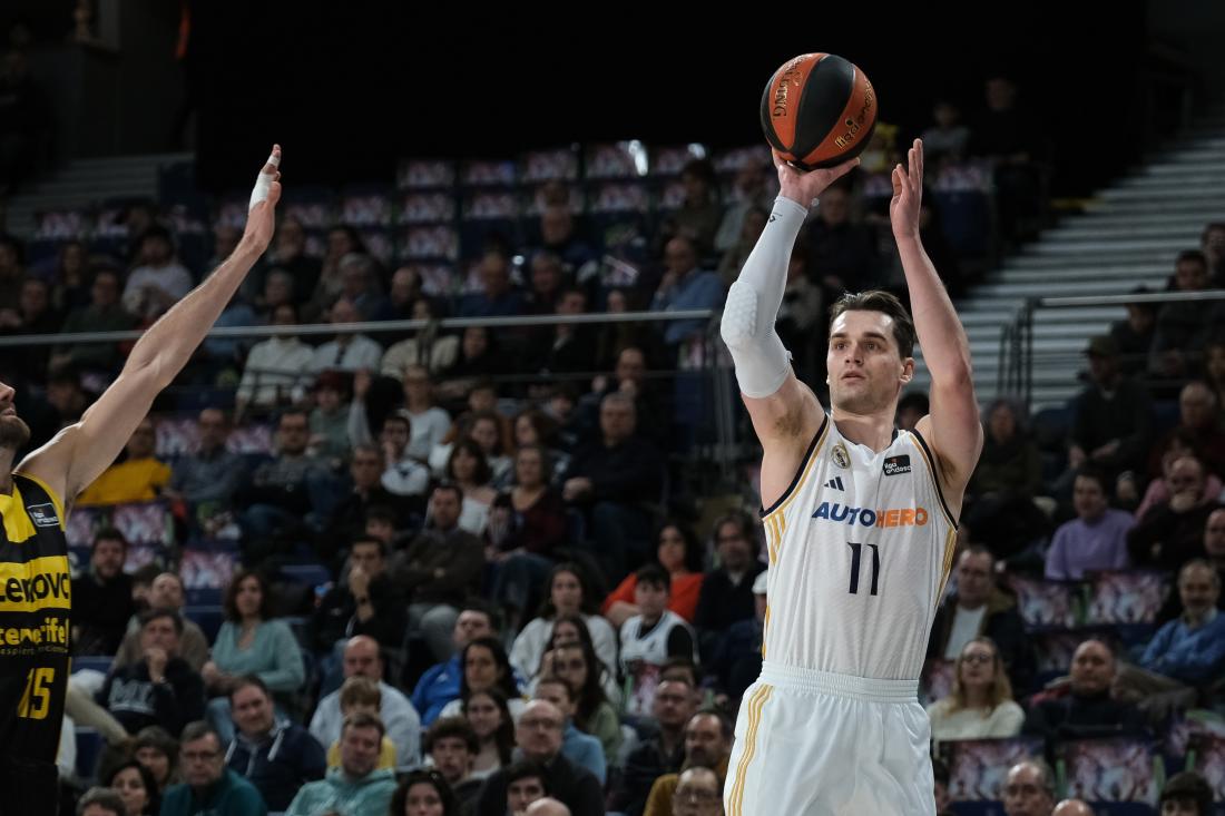 Hezonja bedankte sich mit einem rührenden Post bei seinem ehemaligen Verein und dessen Fans. 1 shutterstock 2435878055 20260806082150