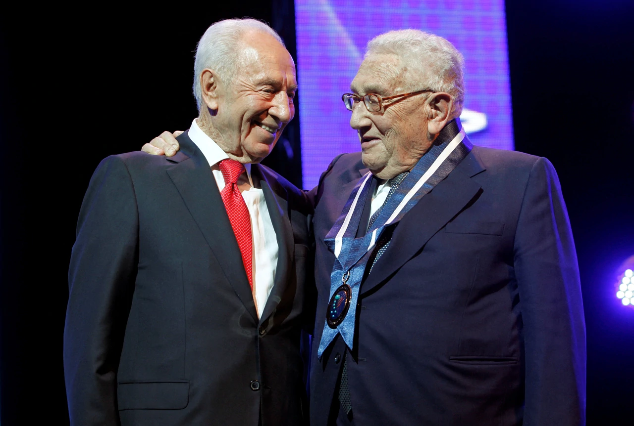 Kissinger i Peres