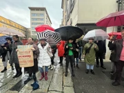 Četrdesetak prosvjednika nezadovoljstvo je izražavalo i kultnim riječkim pjesmama, Foto: Vedrana Lisica Pavlović/Radio Rijeka