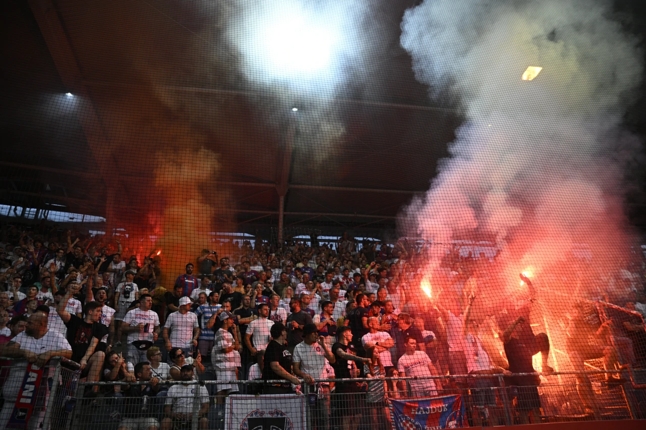 Navijači Hajduka u Grazu, Foto: Damir Krajac/CROPIX