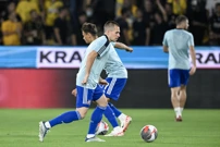Dinamovi igrači na zagrijavanju, Foto: Marko Lukunic/PIXSELL
