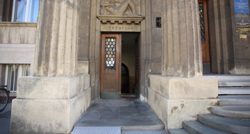 Poliklinika za fizikalnu medicinu i rehabilitaciju u Mihanovićevoj ulici u Zagrebu