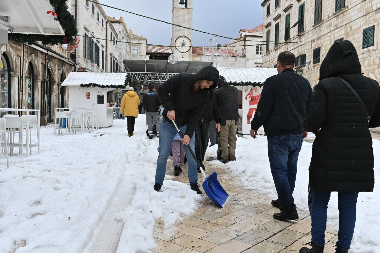 Hagel traf Dubrovnik: Stradun mit Eis bedeckt, Gottesdienste den ganzen Tag vor Ort 11 dubrovnik nevrijeme7 111224 20241211120222