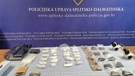 Policija u Sinju pronašla tri kilograma heroina i kokaina te veću količinu novca