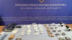 Policija u Sinju pronašla tri kilograma heroina i kokaina te veću količinu novca