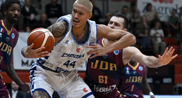 Cibona - JDA Dijon. Kamaka Hepa i Axel Julien