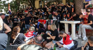 Obožavatelji iščekuju početak Thompsonovog koncerta