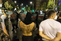 Beograd: Policija oklopnim vozilima i suzavcem rastjerivala demonstrante, Foto: Djordje Kojadinovic/Reuters
