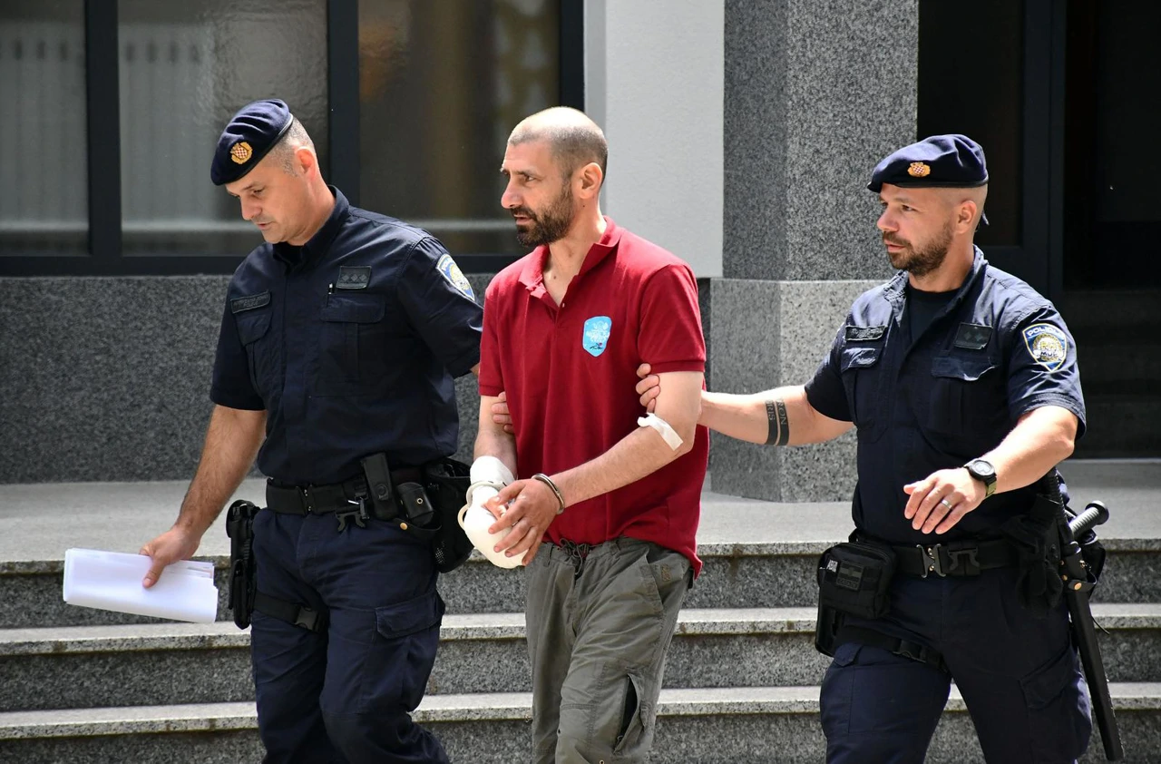 Privođenje sucu istrage osumnjičenog za ubojstvo majke i oca , Foto: Ivica Galovic /PIXSELL