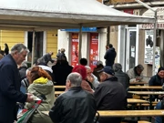 Podjela friganih ribica na riječkom Korzu, Foto: Ivana Perić/HRT