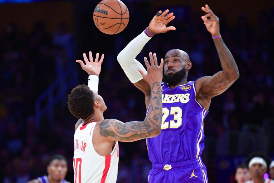 2026 04 30t055945z 360176713 mt1usatoday28843707 rtrmadp 3 nba playoffs houston rockets at los angeles lakers 20260430063406