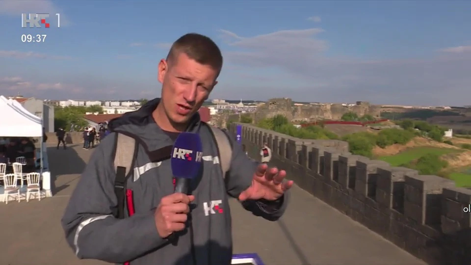 Reporter Marko Percan na zidinama Diyarbakira