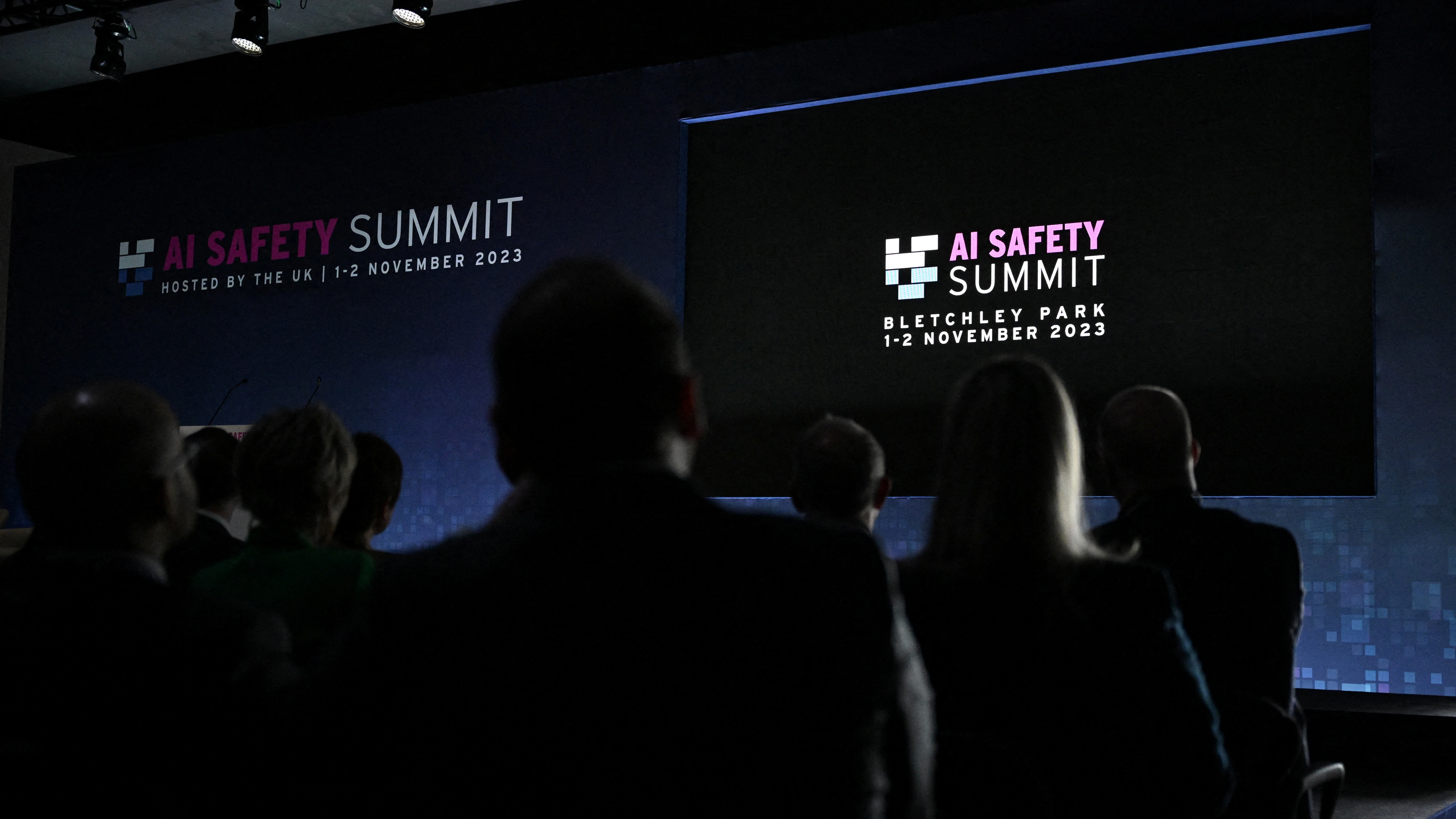 Britanija ulaže 300 milijuna funta u AI superračunala - HRT