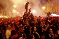 Navijači na Trgu bana Jelačića, Foto: Damjan Tadic/CROPIX