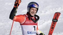 Marco Odermatt slavi veleslalomsko zlato