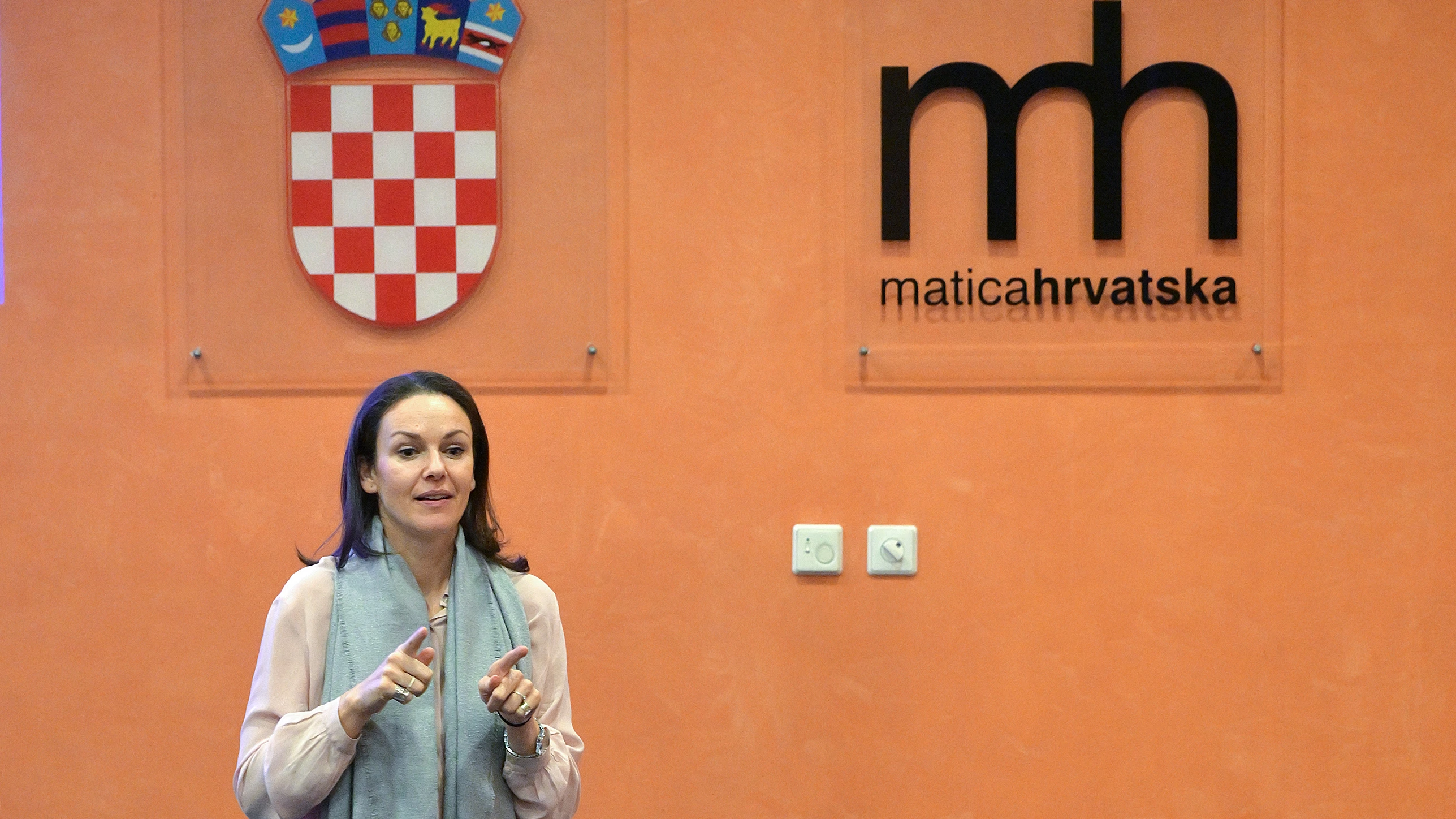 Prije 10 godina HRT u informativnim emisijama uveo simultani prijevod HRT