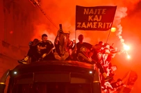 Dinamovci na putu prema Trgu bana Jelačića, Foto: Marko Lukunic/PIXSELL