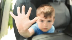 Nikad ne ostavljajte djecu u automobilu po vrućinama