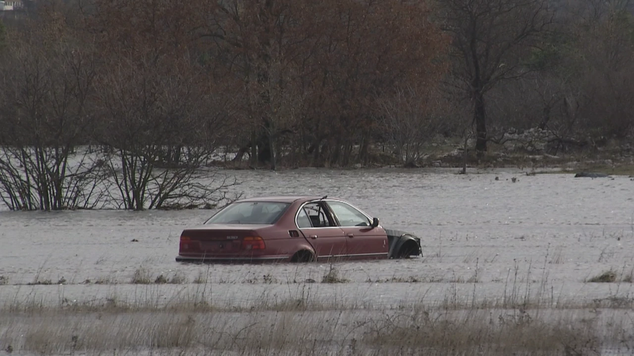 Nezadovoljni mještani procjenjuju štetu, Foto: Dnevnik/HRT