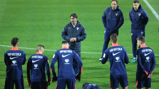 Izbornik Zlatko Dalić s reprezentativcima