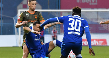 Osijek - Slaven Belupo, Luka Jelenić 