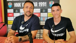 Gordon Schildenfeld, Lovro Banovec