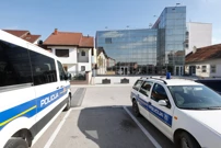 Istražitelji iznose dokazni materijal iz Gradske uprave, Foto: Vlado Kos/CROPIX
