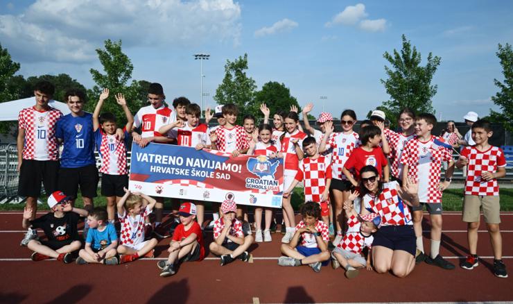 Vatreni pokazali veliko srce: Autogrami i fotografije unatoč