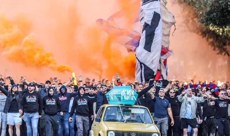 Spektakularan i skandalozan korteo Torcide uoči Ajaxa