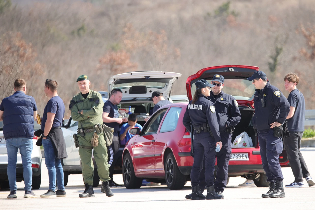 Prihvat i preprata navijača Dinama