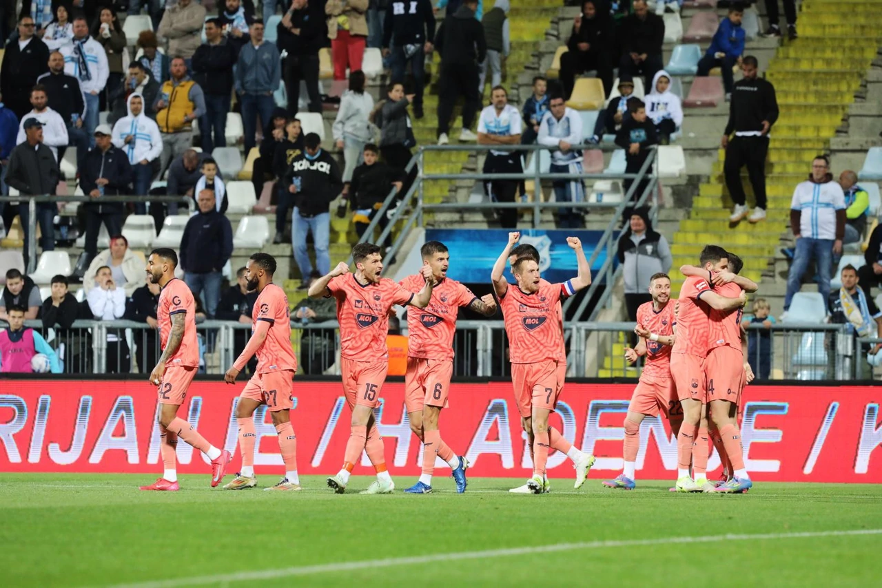 Slavlje igrača Osijeka, Foto: Goran Kovačić/PIXSELL