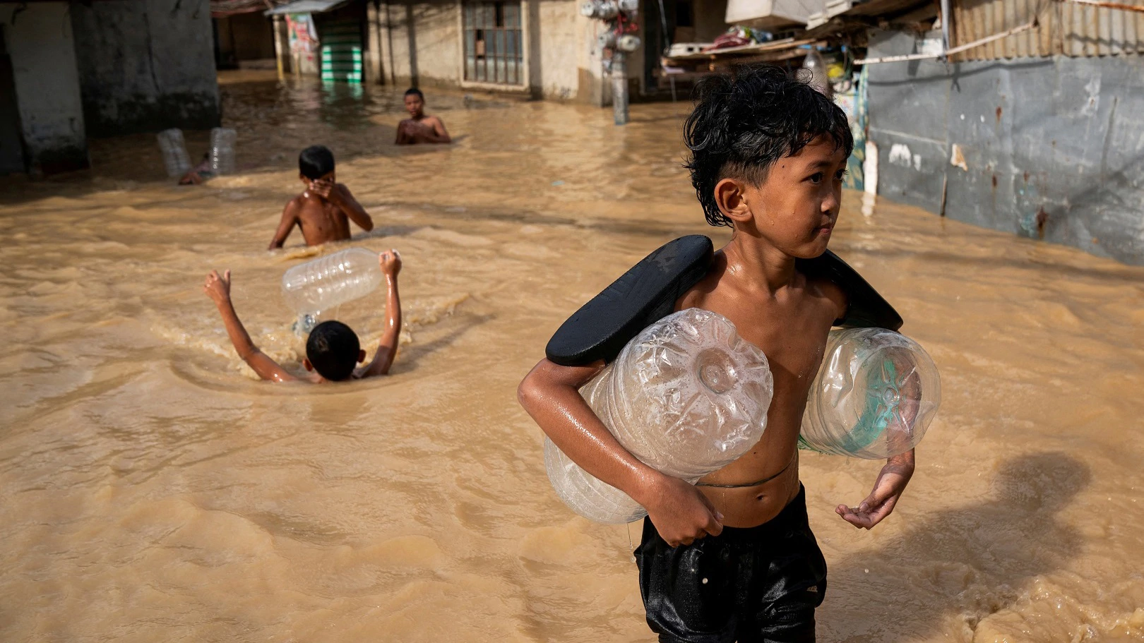 Filipini: Tajfun Man-Yi dosad odnio najmanje osam života