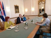 Župan Ivan Anušić sa suradnicima i poduzetnik Luka Soldo, Foto: Željka Bačić/Radio Osijek