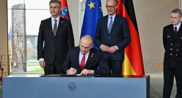 U kontekstu jačanja europske sigurnosti, suradnju Hrvatske i Njemačke dodatno produbljujemo u području obrane – potpisan je ugovor o isporuci 44 tenka Leopard 2A8 Hrvatskoj.