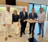 Hrvatski veleposlanik dr.sc.Mladen Andrlić, diplomatska savjetnica Marina Sikora, generalni konzul RH u Pečuhu Drago Horvat, ravnatelj Hrvatskog kazališta Pečuh Slaven Vidaković i ravnatelj kazališta Komedija Miljenko Puljić, Foto: ustupljena fotografija //