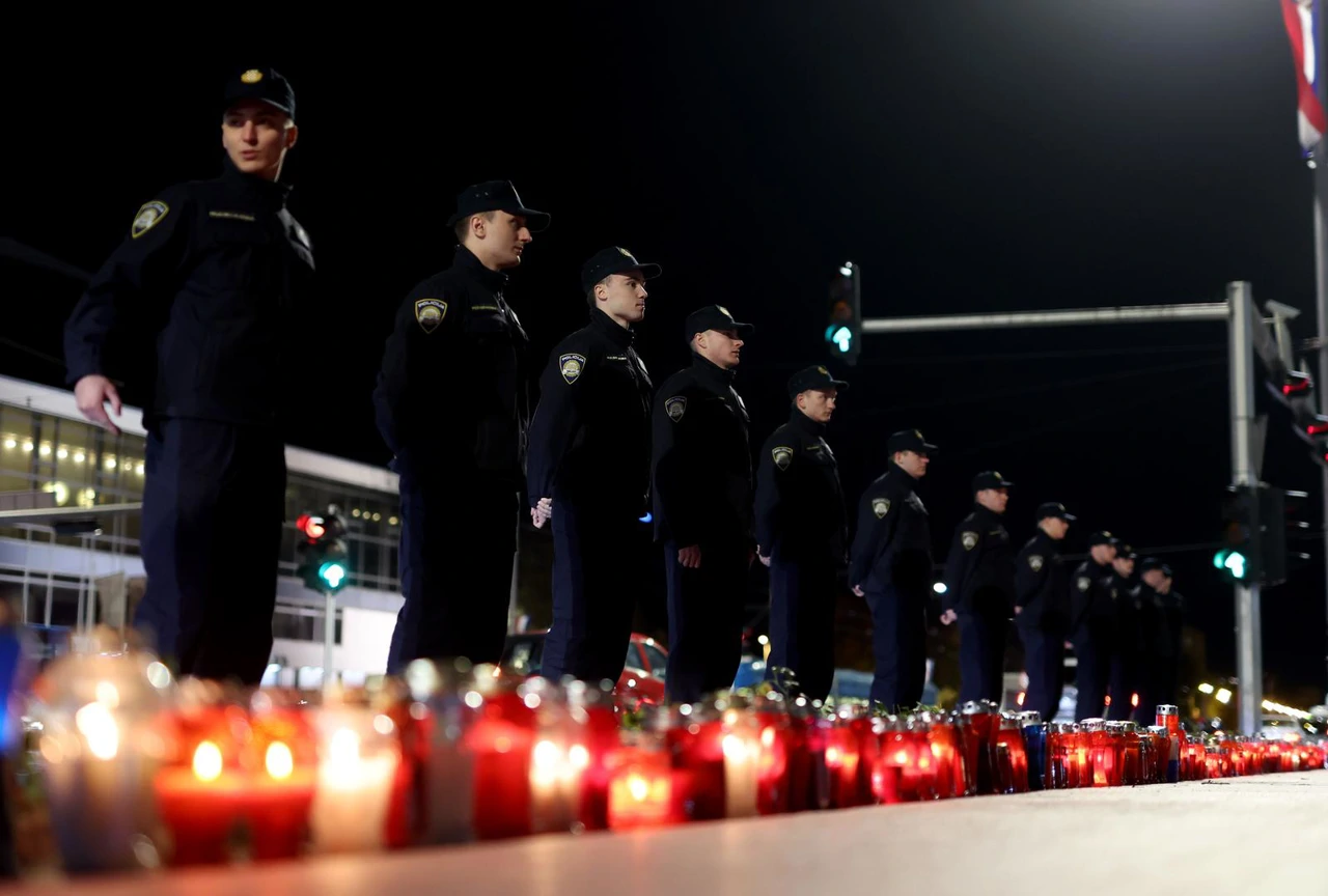  Zagreb: Duž Vukovarske ulice upaljeni su lampaši povodom obljetnice pada Grada heroja , Foto: Igor Kralj/Pixsell