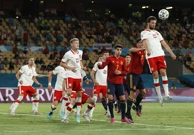 Bartosz Bereszynski u skoku, Foto: Marcelo Del Pozo/REUTERS