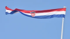 Skinuli hrvatsku zastavu i to snimali