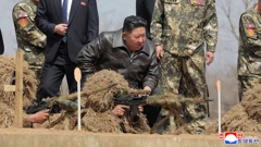 Kim Jong-un na vojnim vježbama