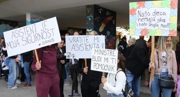 Prosvjed protiv novog Pravilnika o pomoćnicima u nastavi