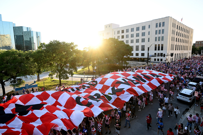 Hrvatski navijači u povorci, Foto: Boris Kovacev/CROPIX